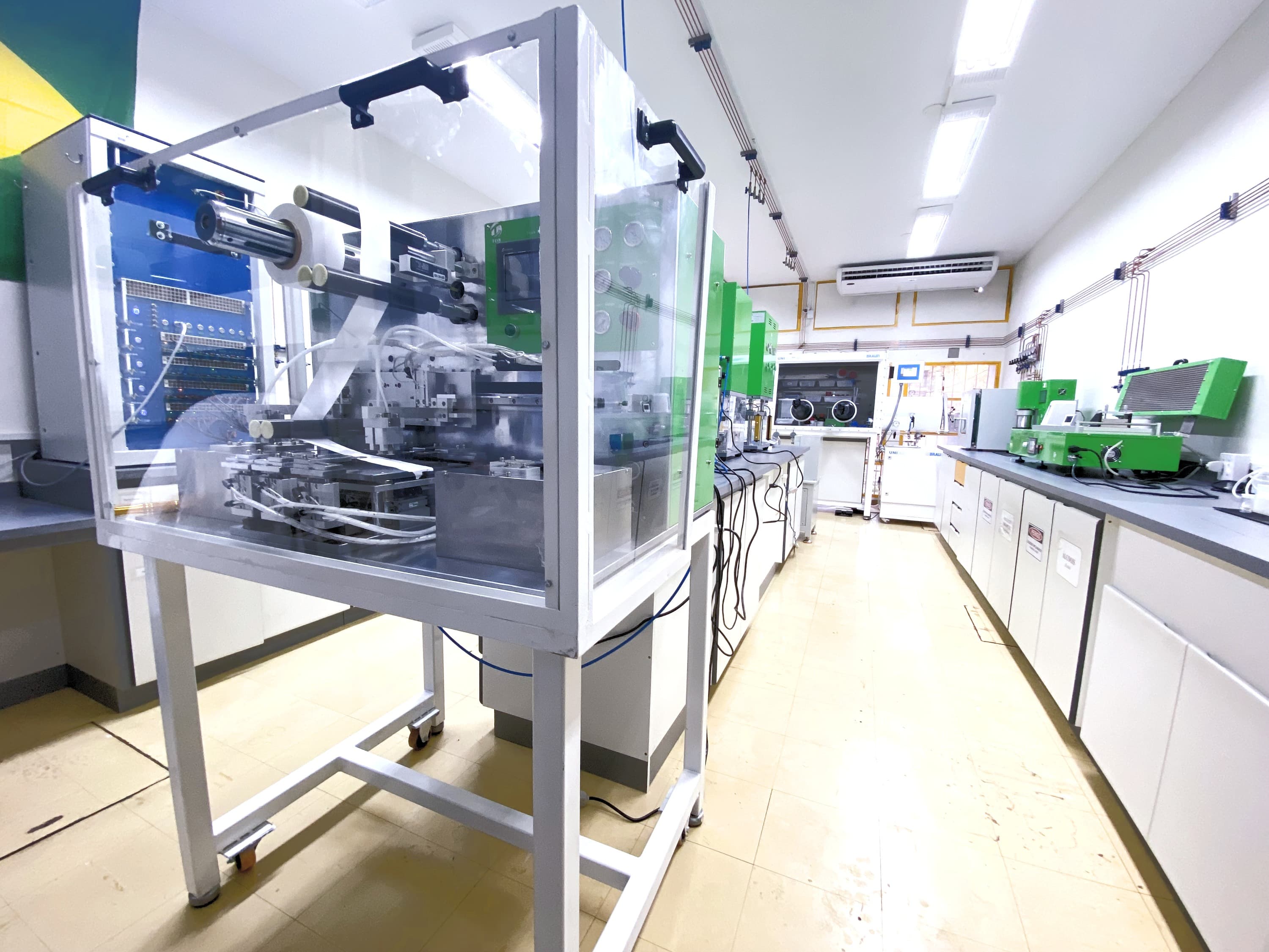 Laboratórios e Espaço CMB